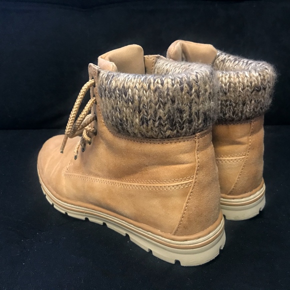 White Mountain Kudrow Boots - Picture 2 of 4